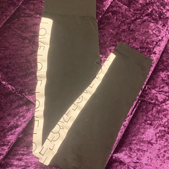 JUST ONE girls black and white leggings/size S-M - Picture 4 of 8